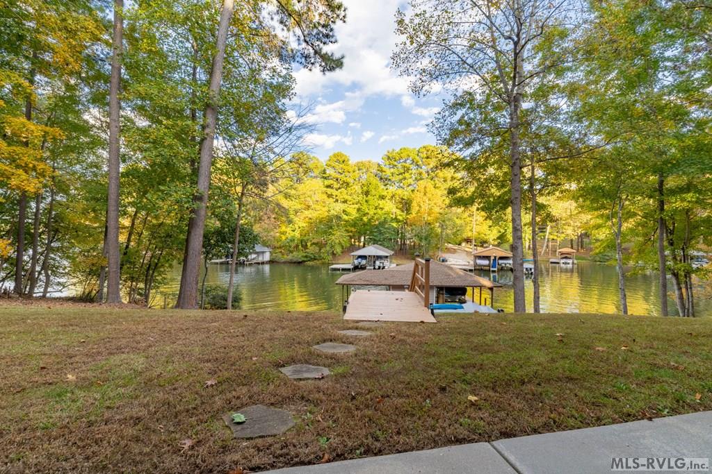 Boydton, Virginia, 23917, United States, 5 Bedrooms Bedrooms, ,4 BathroomsBathrooms,Residential,For Sale,1991597