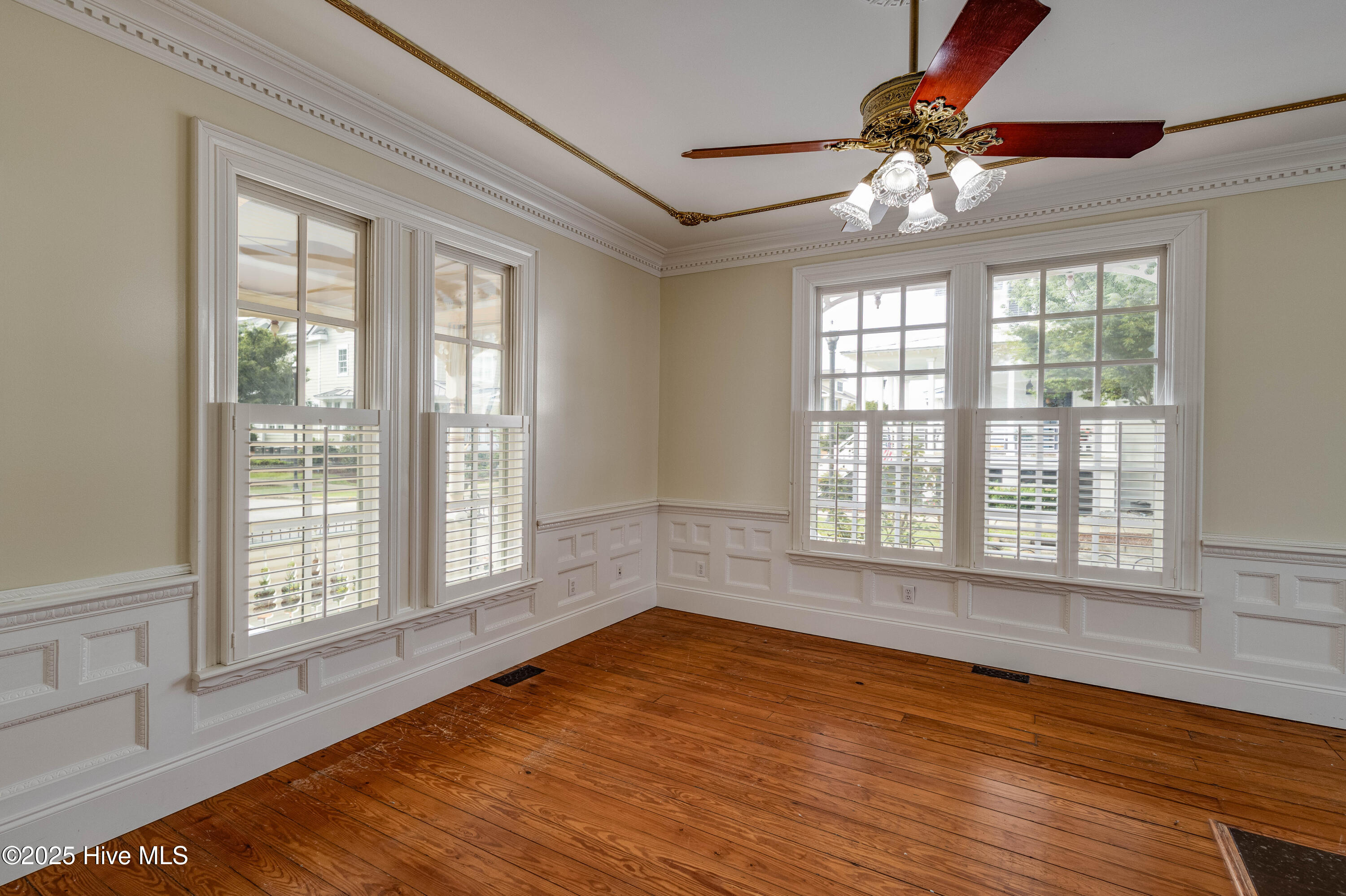 122 S Academy Street, Washington, North Carolina, 27889, United States, 3 Bedrooms Bedrooms, ,4 BathroomsBathrooms,Residential,For Sale,122 S Academy Street,1639244