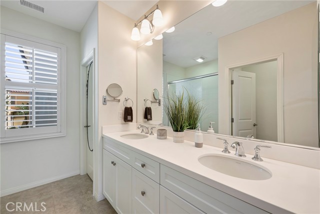 Irvine, California, 92620, United States, 2 Bedrooms Bedrooms, ,2 BathroomsBathrooms,Residential,For Sale,1895073