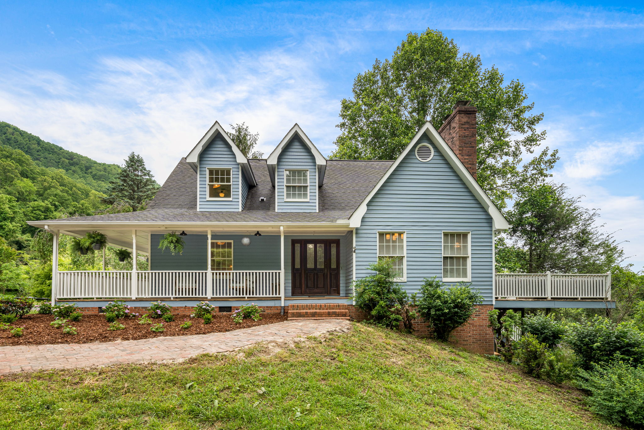 Asheville, North Carolina, 28803, United States, 4 Bedrooms Bedrooms, ,4 BathroomsBathrooms,Residential,For Sale,1825860