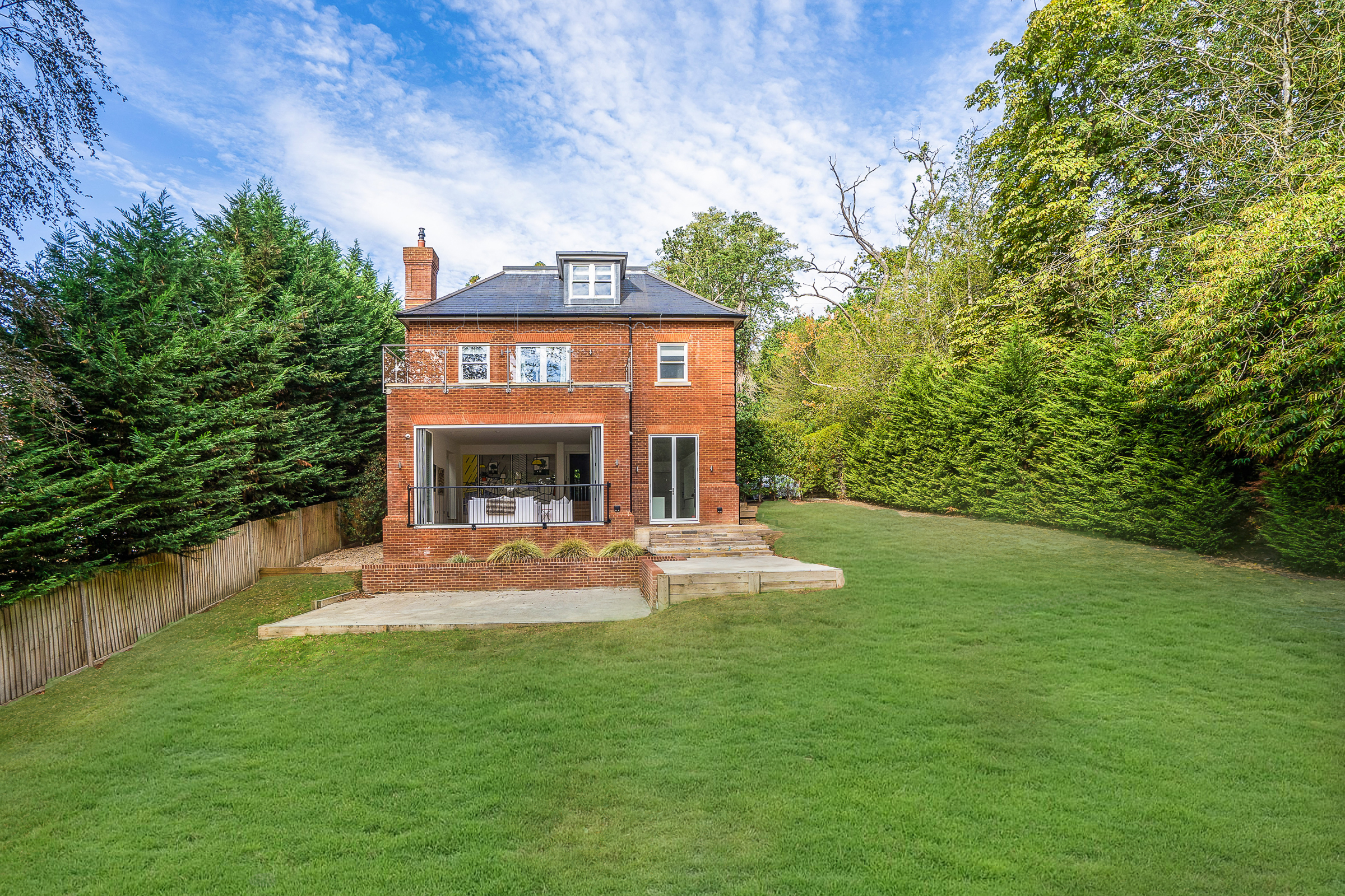  Five Bedroom Family Home with Gated Driveway, moments from Ascot High Street - 物件實景