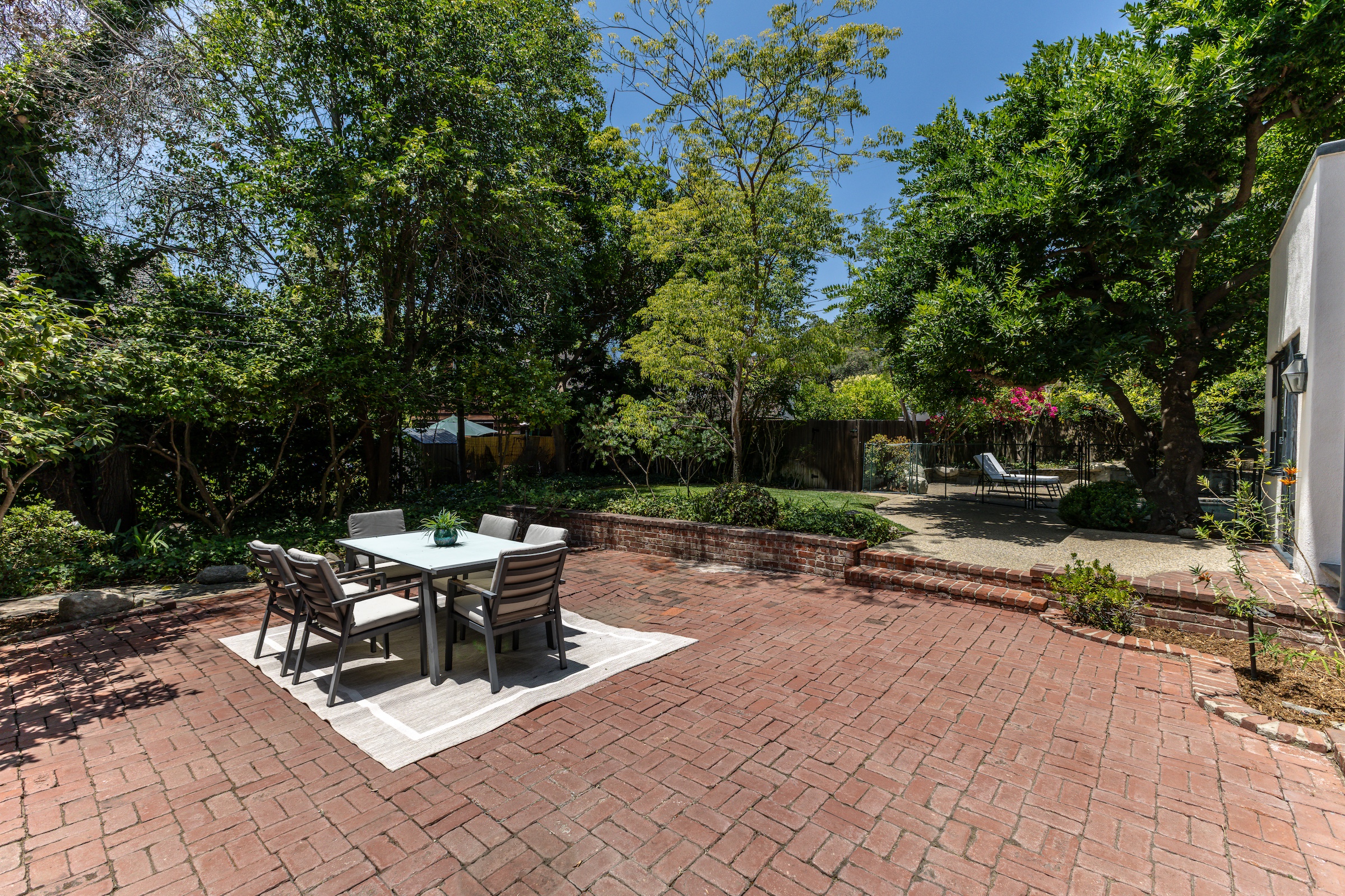  2421 Ridgeway Road - 物件實景