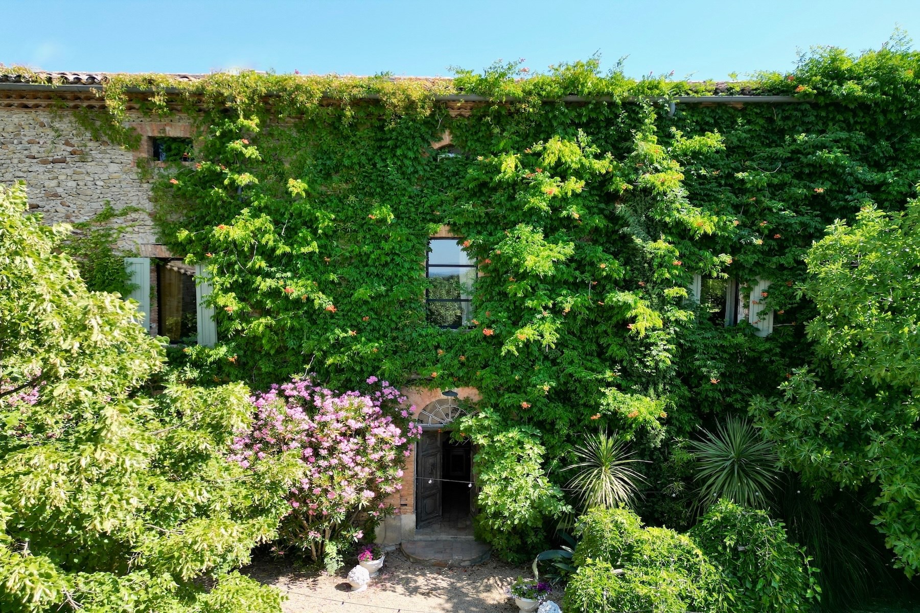  Exceptional Provençal Mas on 4.4 Hectares – Monumental Courtyard, Swimming Pool… - 物件實景