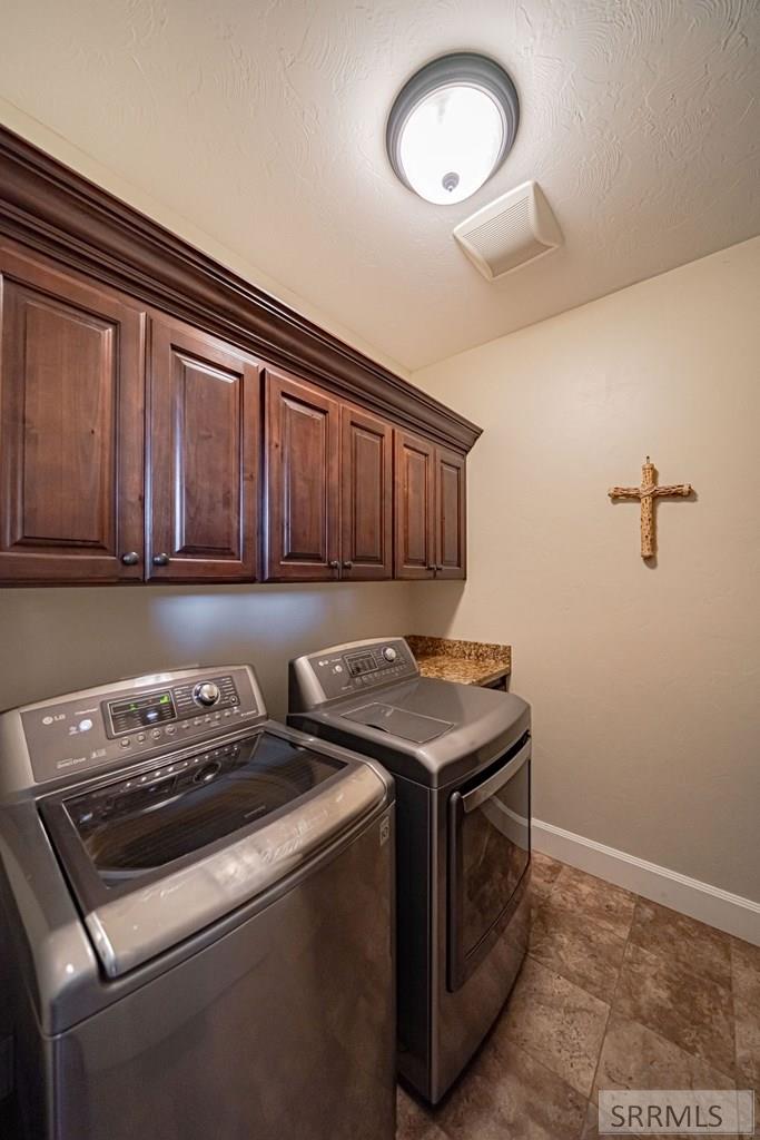 IDAHO FALLS, Idaho, 83404, United States, 4 Bedrooms Bedrooms, ,3 BathroomsBathrooms,Residential,For Sale,1873456