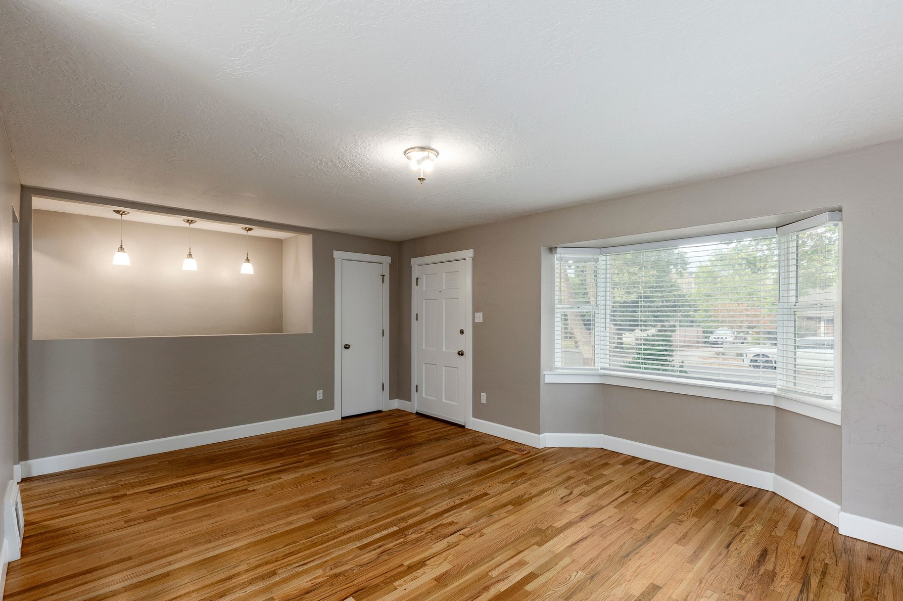  Exceptional Corner Lot in One of Millcreek’s Most Beloved Neighborhoods - 物件實景