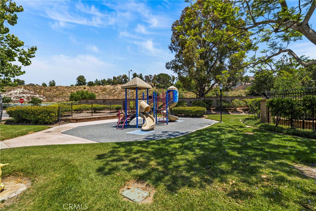 26295 Lily Glen #22, Lake Forest, California, 92630, United States, 3 Bedrooms Bedrooms, ,3 BathroomsBathrooms,Residential,For Sale,26295 Lily Glen #22,1570994