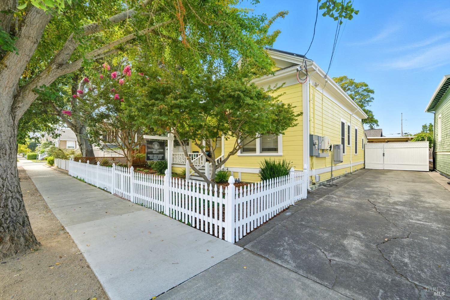 Napa, California, 94559, United States, 3 Bedrooms Bedrooms, ,4 BathroomsBathrooms,Residential,For Sale,1947043