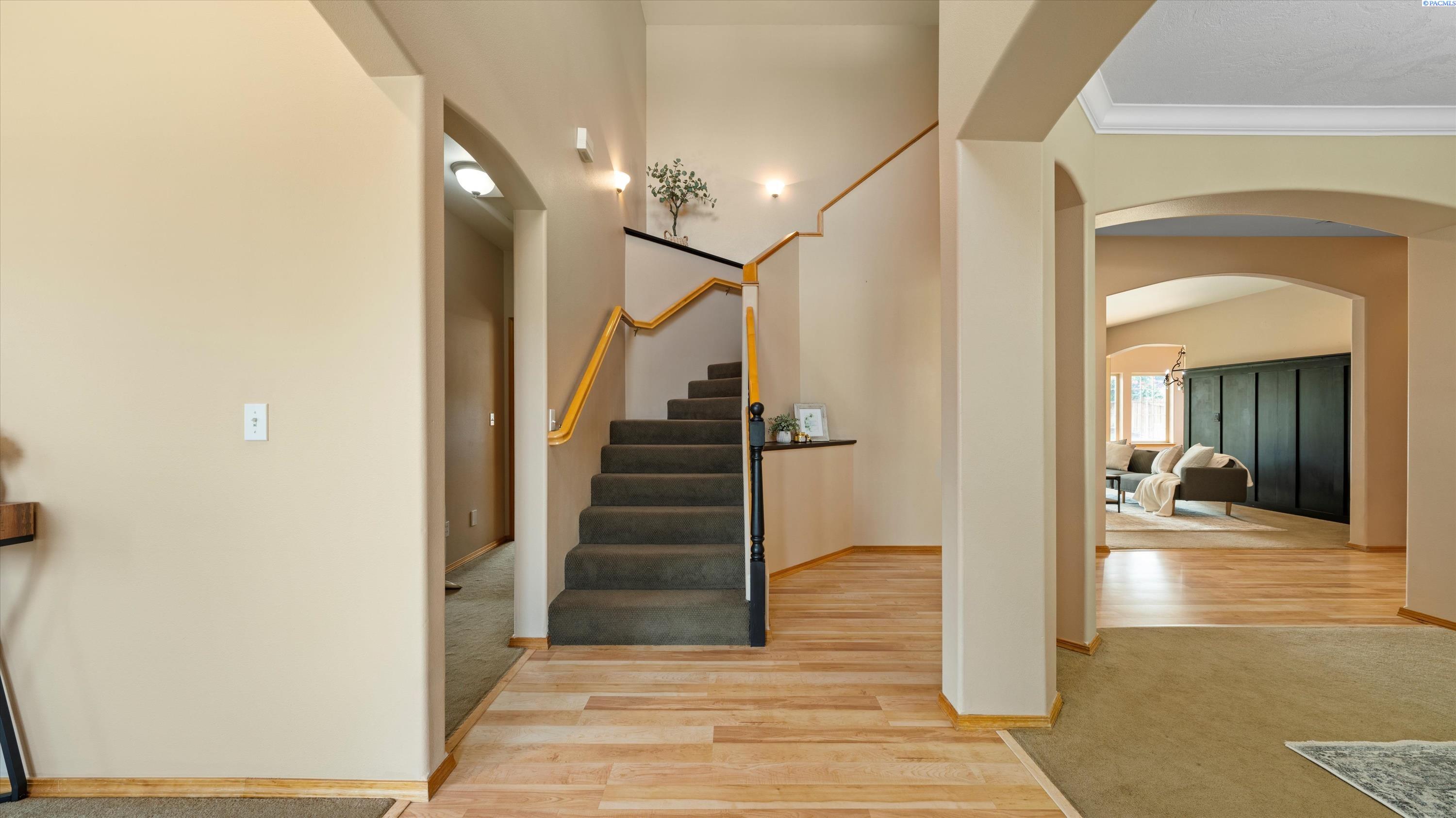 Richland, Washington, 99352, United States, 4 Bedrooms Bedrooms, ,3 BathroomsBathrooms,Residential,For Sale,1940830