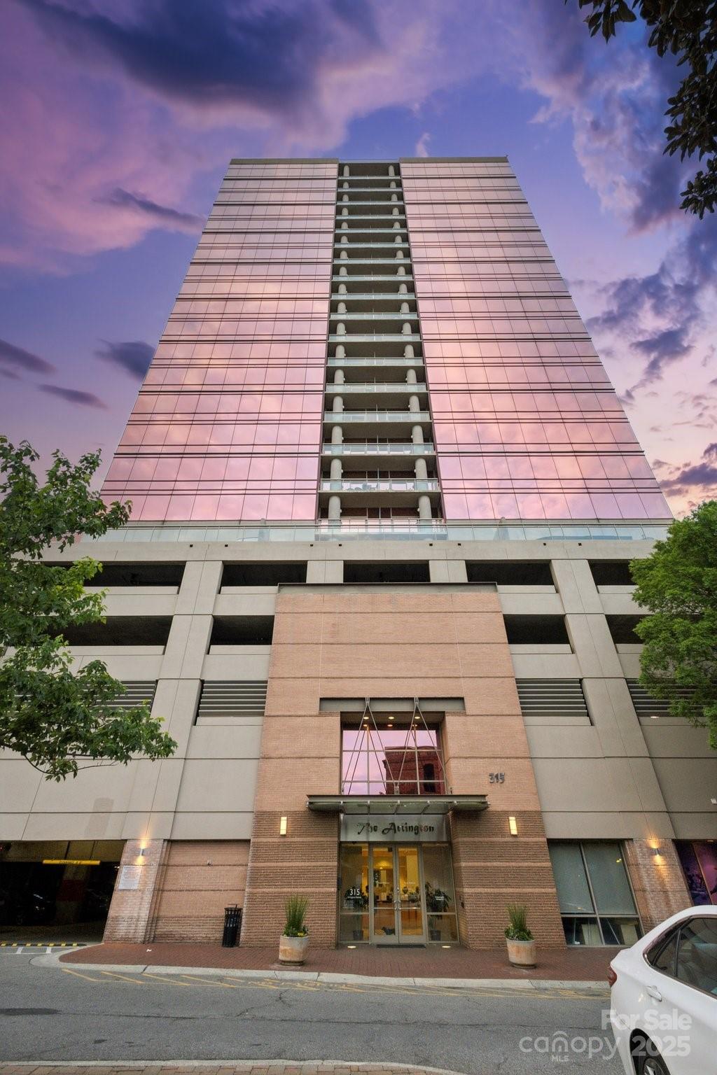 Charlotte, North Carolina, 28203, United States, 2 Bedrooms Bedrooms, ,2 BathroomsBathrooms,Residential,For Sale,1794161