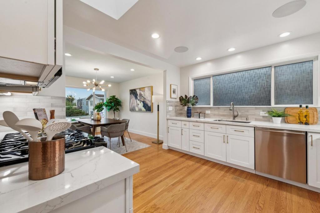 San Francisco, California, 94132, United States, 4 Bedrooms Bedrooms, ,3 BathroomsBathrooms,Residential,For Sale,2005595