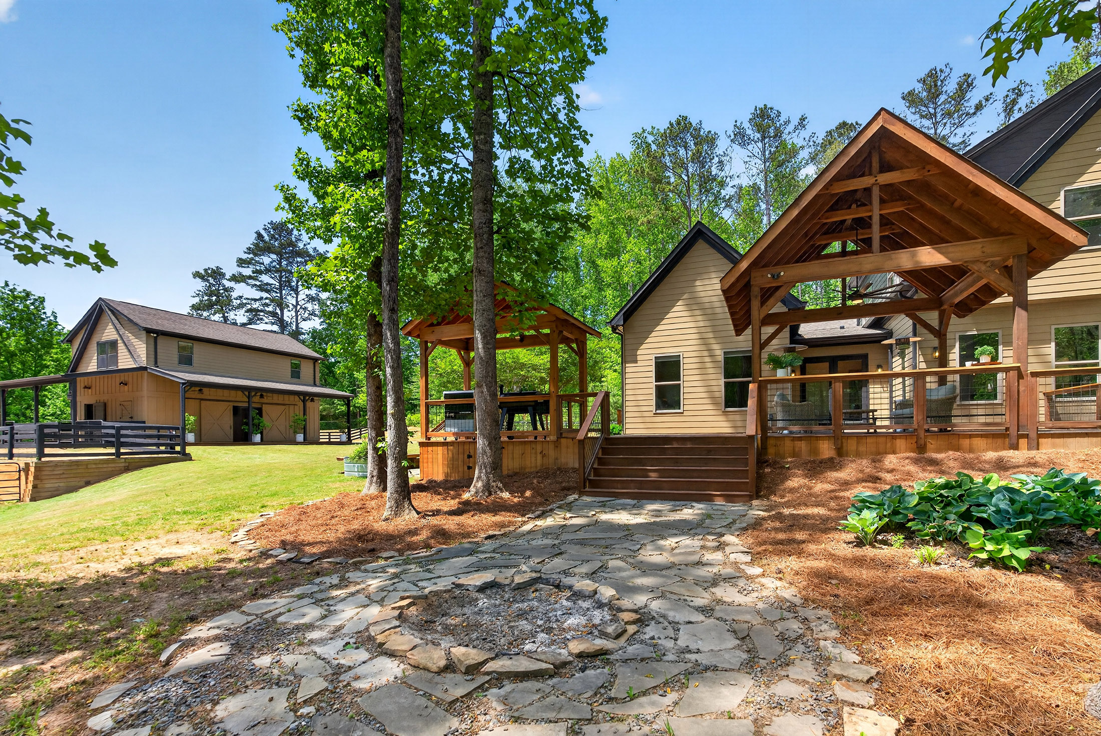  Classic Southern Craftsman Farmhouse - 物件實景