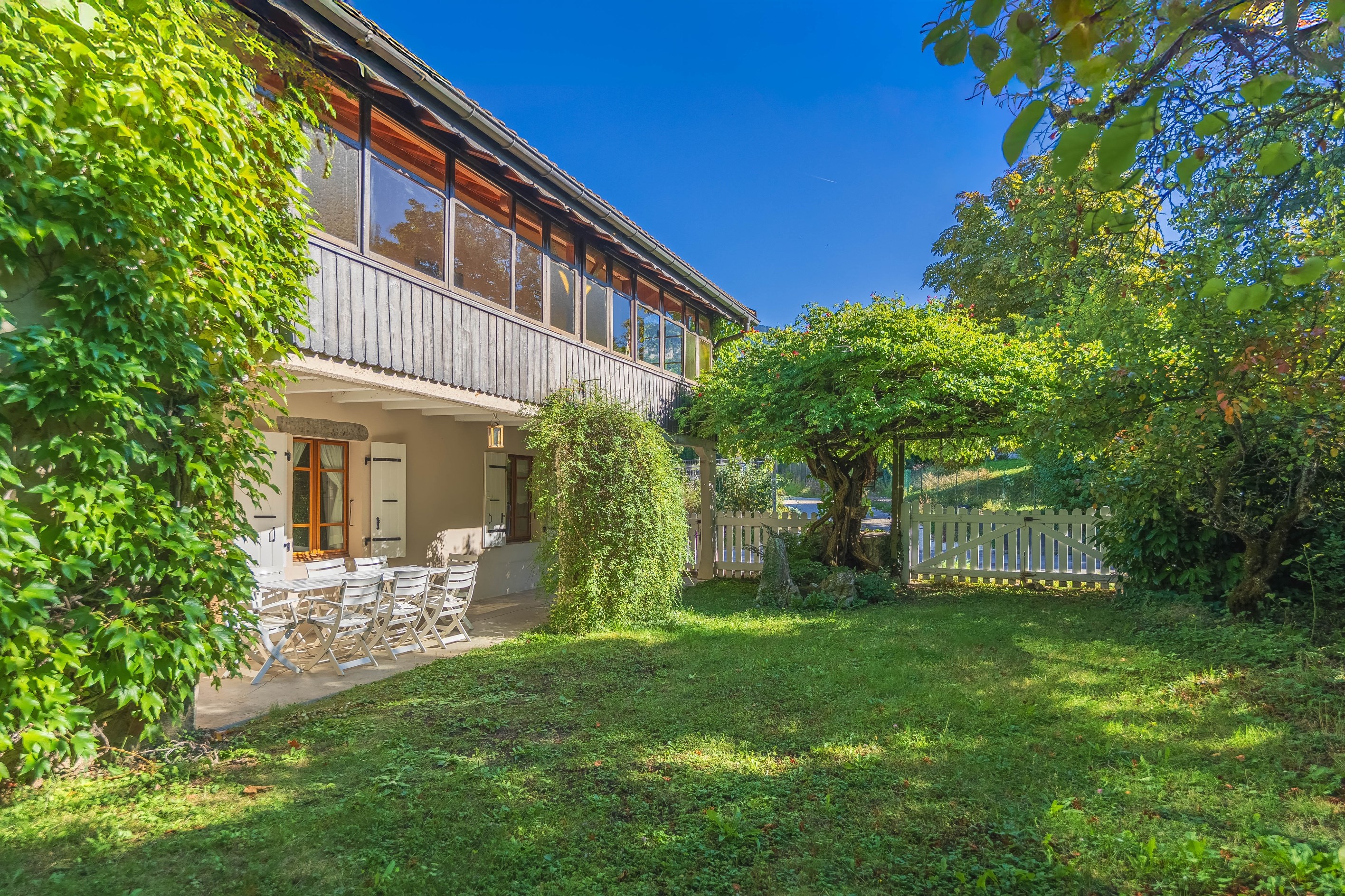  Authentic village house in the heart of Archamps, just steps from the Swiss bor… - 物件實景