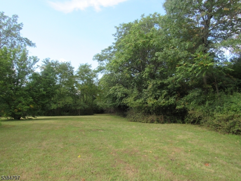 Piscataway Twp., New Jersey, 08854, United States, 3 Bedrooms Bedrooms, ,2 BathroomsBathrooms,Residential,For Sale,1949354