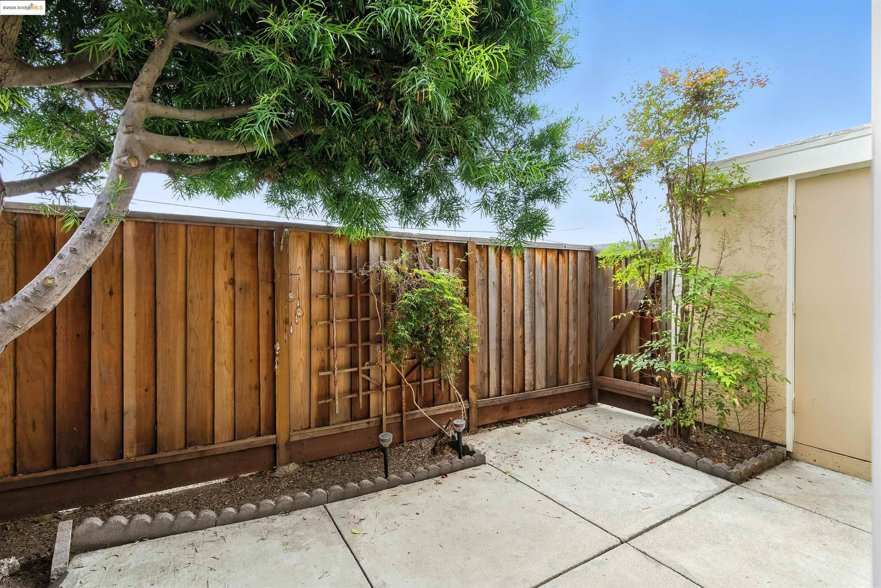 San Leandro, California, 94577, United States, 2 Bedrooms Bedrooms, ,2 BathroomsBathrooms,Residential,For Sale,1900911