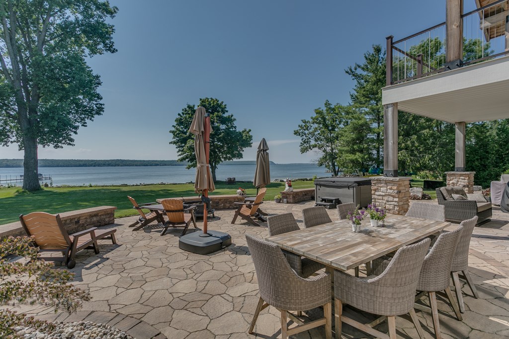 Sturgeon Bay, Wisconsin, 54235, United States, 3 Bedrooms Bedrooms, ,5 BathroomsBathrooms,Residential,For Sale,1941719