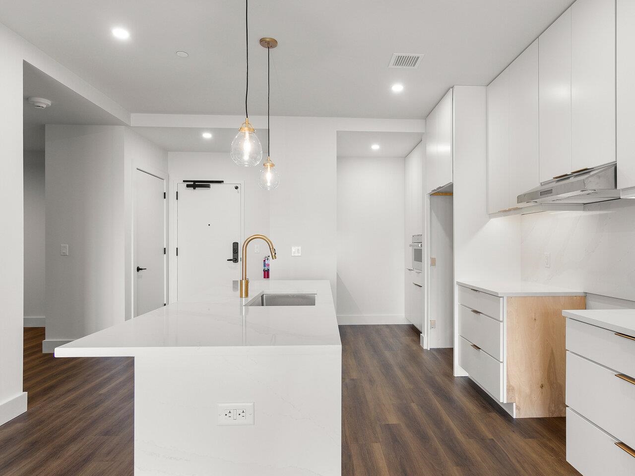 Burlington, Vermont, 05401, United States, 2 Bedrooms Bedrooms, ,1 BathroomBathrooms,Residential,For Sale,1777714