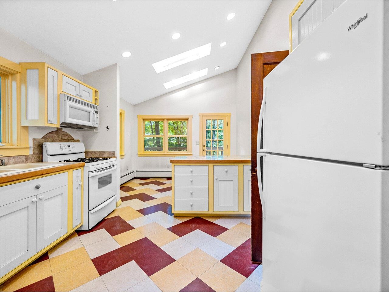 Montpelier, Vermont, 05602, United States, 3 Bedrooms Bedrooms, ,3 BathroomsBathrooms,Residential,For Sale,1900935