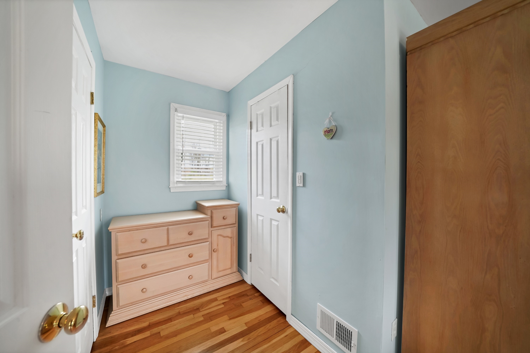  Neighborhood Colonial with Park Like Backyard - 物件實景