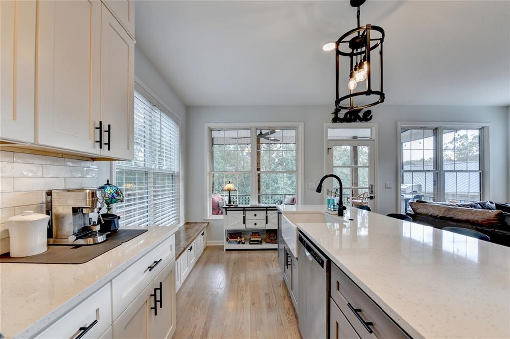 Gainesville, Georgia, 30506, United States, 2 Bedrooms Bedrooms, ,2 BathroomsBathrooms,Residential,For Sale,2040403