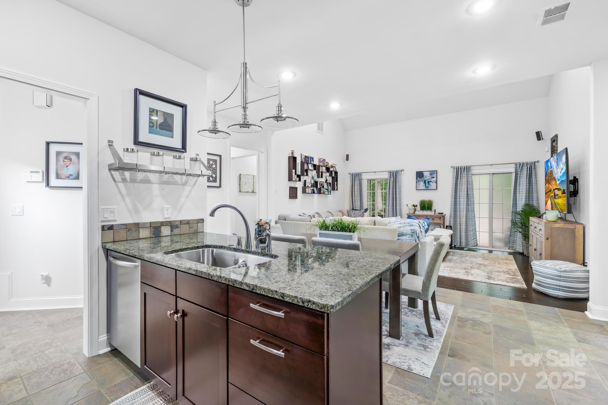 Mooresville, North Carolina, 28115, United States, 3 Bedrooms Bedrooms, ,3 BathroomsBathrooms,Residential,For Sale,1927235