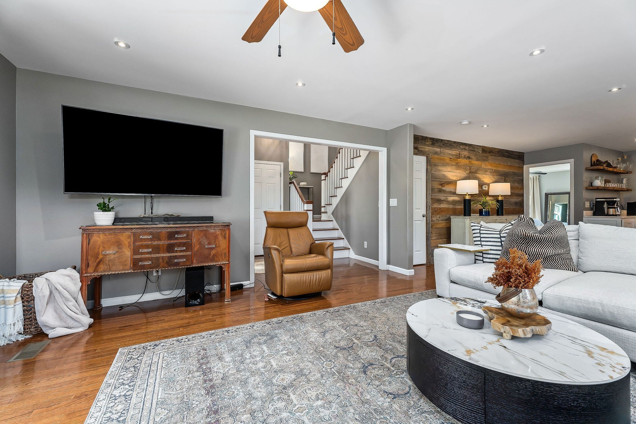 Smithville, Tennessee, 37166, United States, 1 Bedroom Bedrooms, ,4 BathroomsBathrooms,Residential,For Sale,2006606