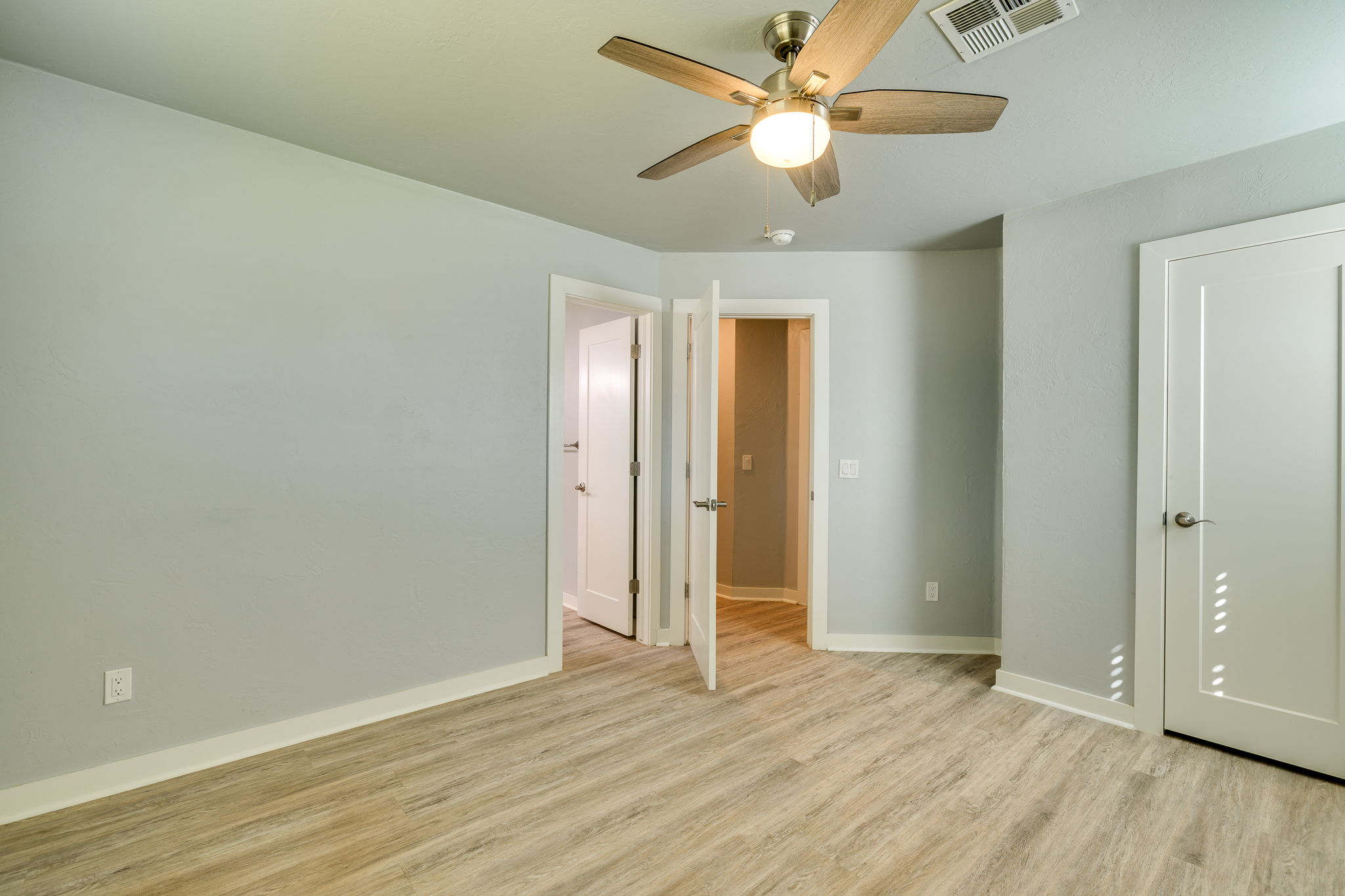  2405 Northwest 59th Street, Oklahoma City, OK 73112 - 物件實景