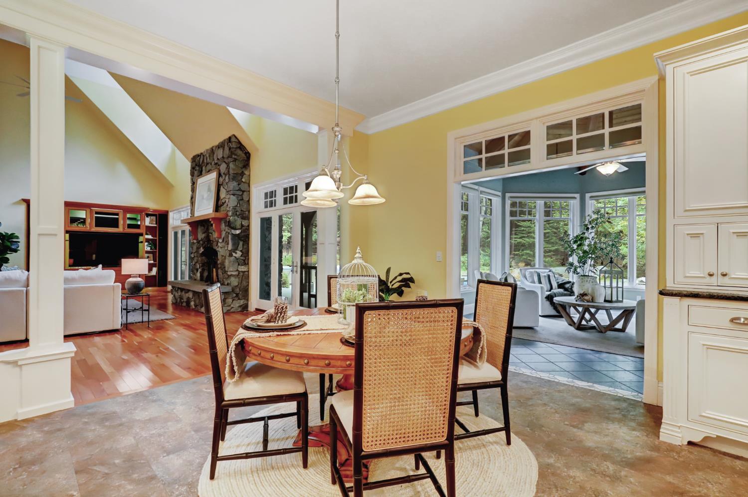 Nevada City, California, 95959, United States, 4 Bedrooms Bedrooms, ,6 BathroomsBathrooms,Residential,For Sale,2009242