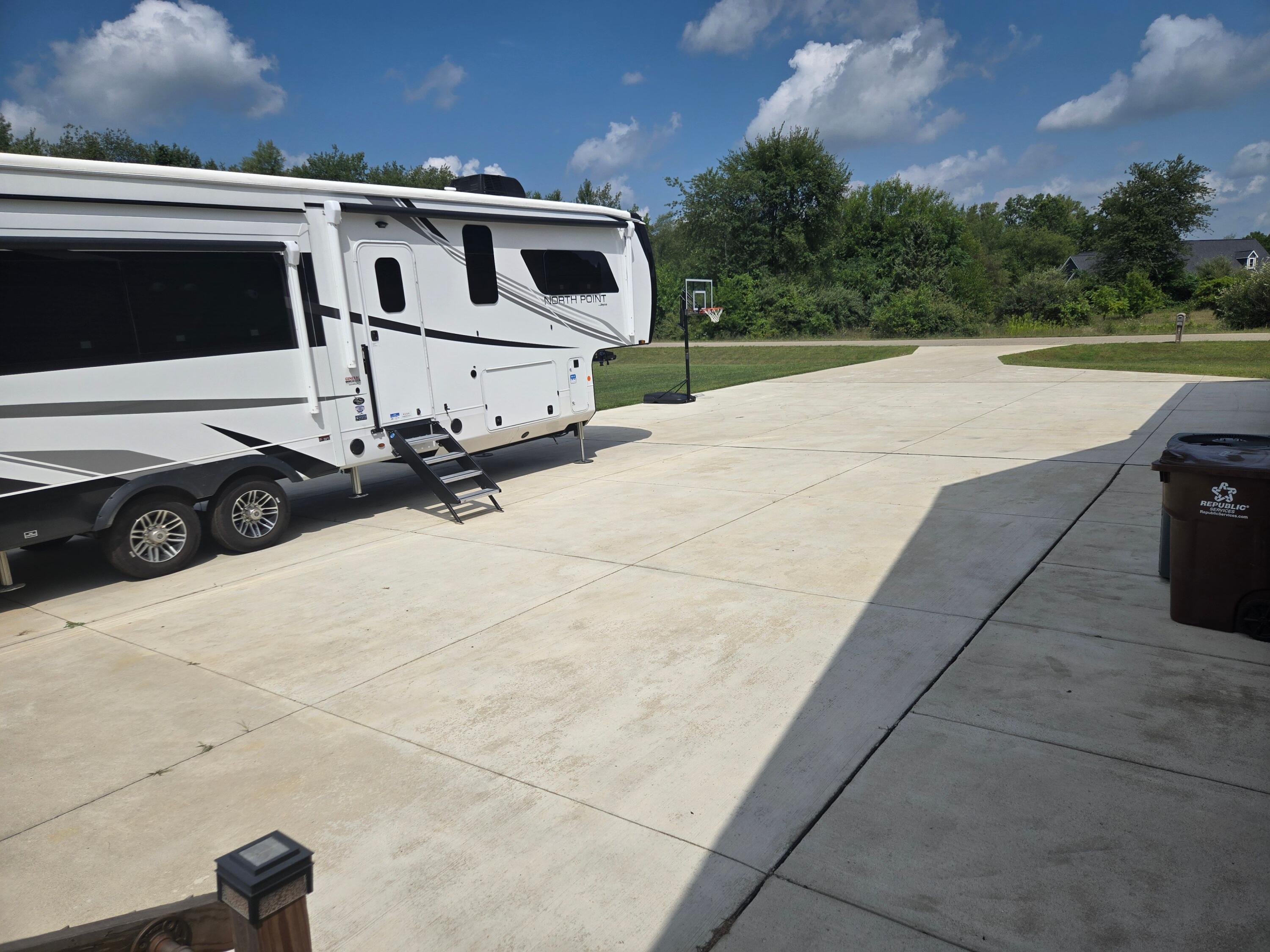 Belleville, Michigan, 48111, United States, 5 Bedrooms Bedrooms, ,5 BathroomsBathrooms,Residential,For Sale,1976520