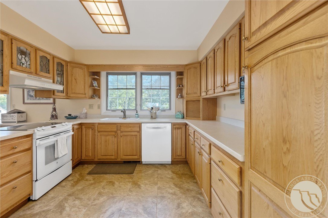 Billings, Montana, 59102, United States, 4 Bedrooms Bedrooms, ,4 BathroomsBathrooms,Residential,For Sale,1980371