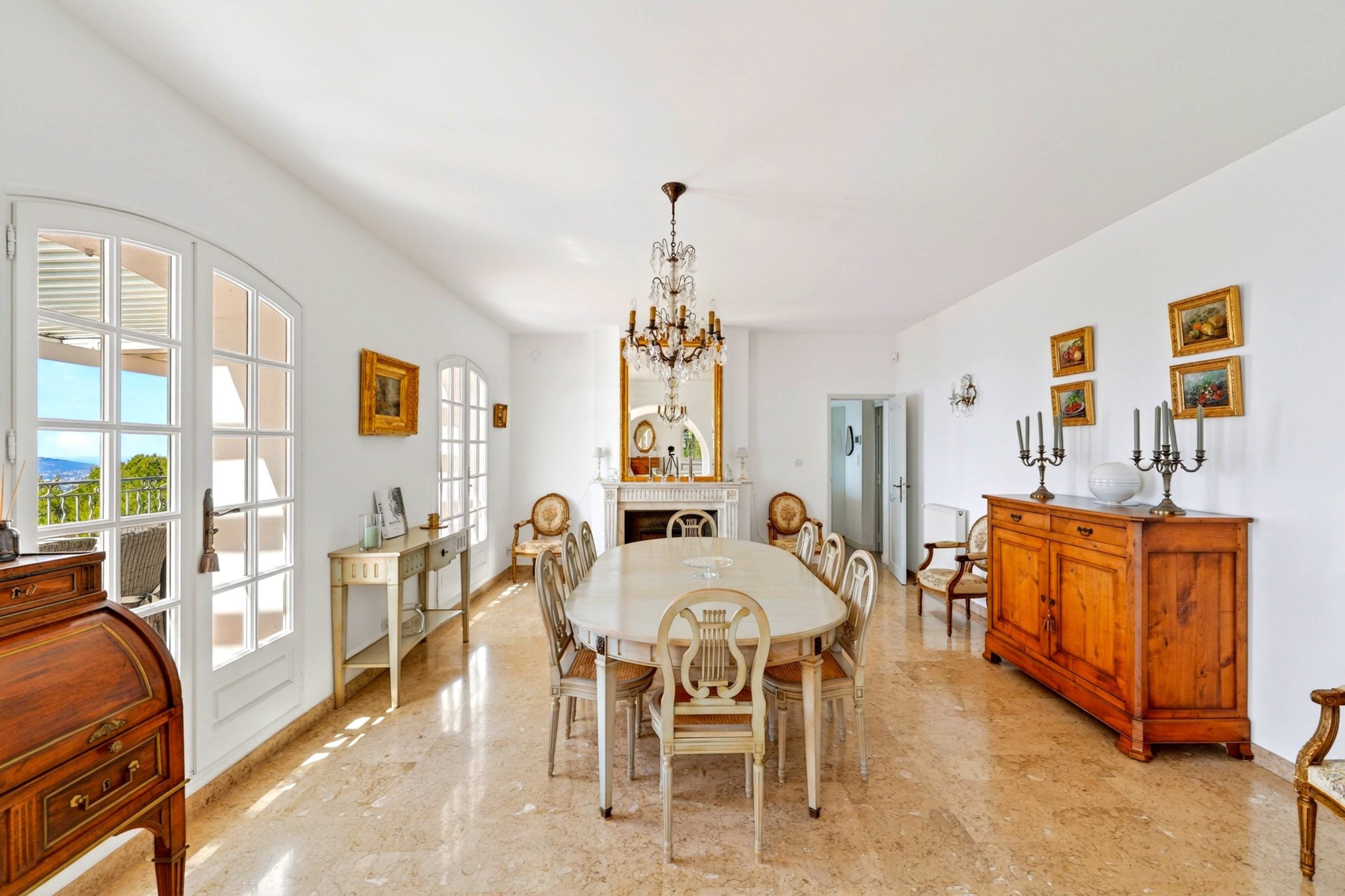  Toulon, Le Faron – Elevated Property with Panoramic Sea Views - 物件實景