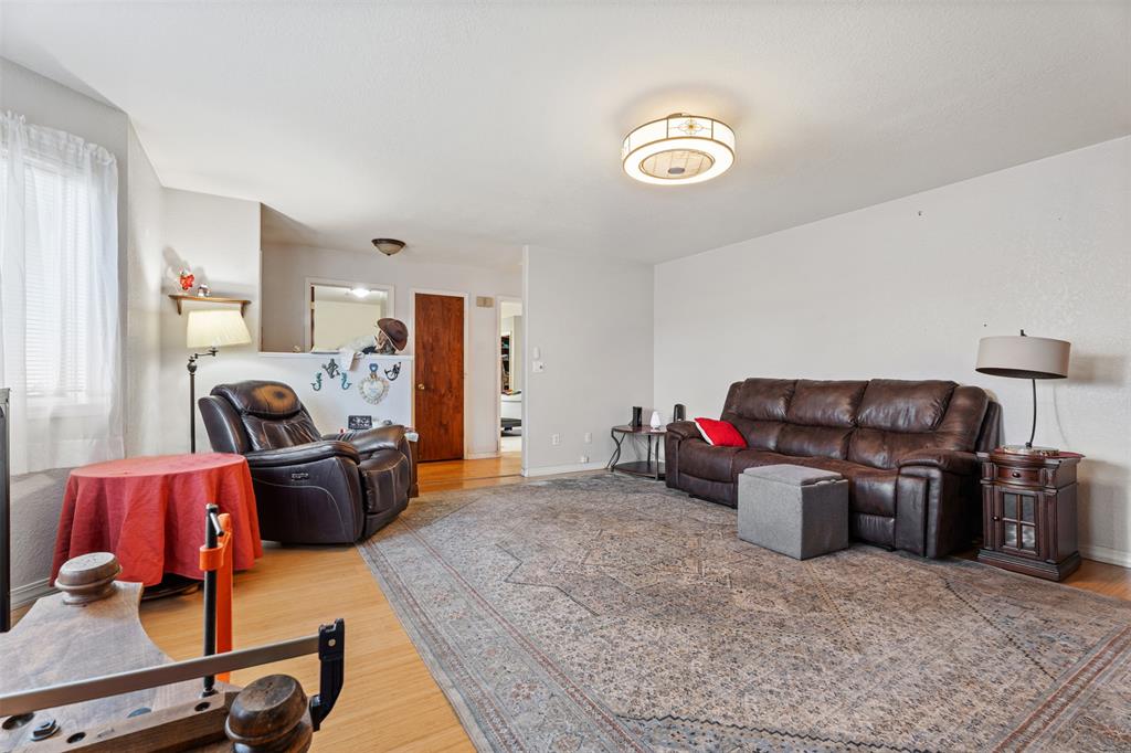 Hamilton, Montana, 59840, United States, 3 Bedrooms Bedrooms, ,2 BathroomsBathrooms,Residential,For Sale,1990446