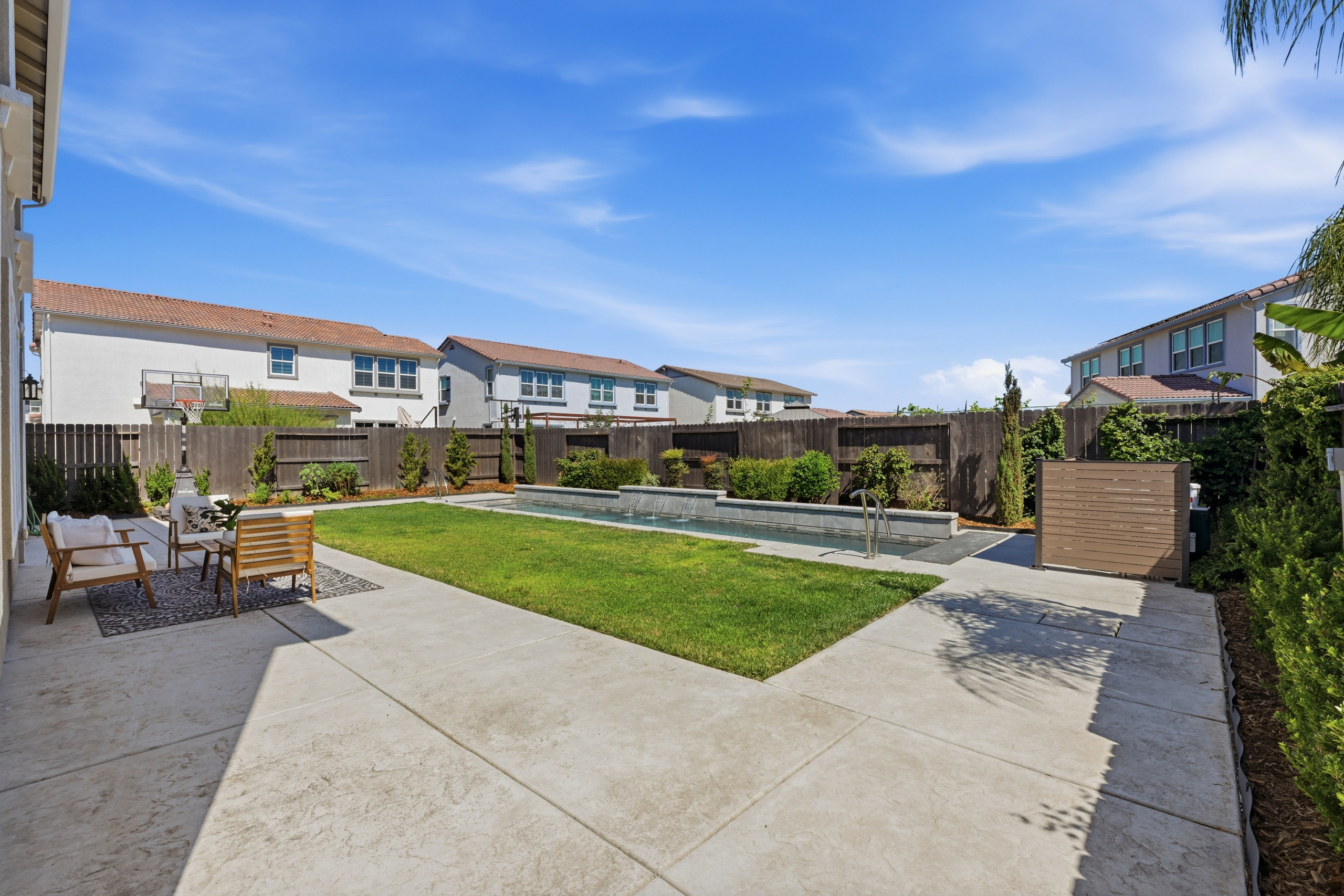  7487 Darque Way, Elk Grove, CA 95757 - 物件實景