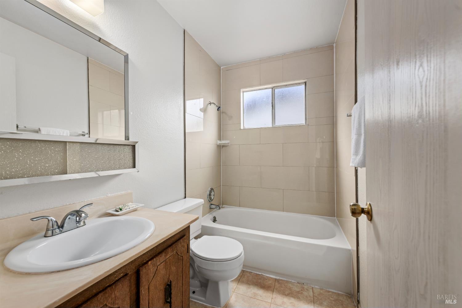 Vacaville, California, 95687, United States, 4 Bedrooms Bedrooms, ,2 BathroomsBathrooms,Residential,For Sale,1977124