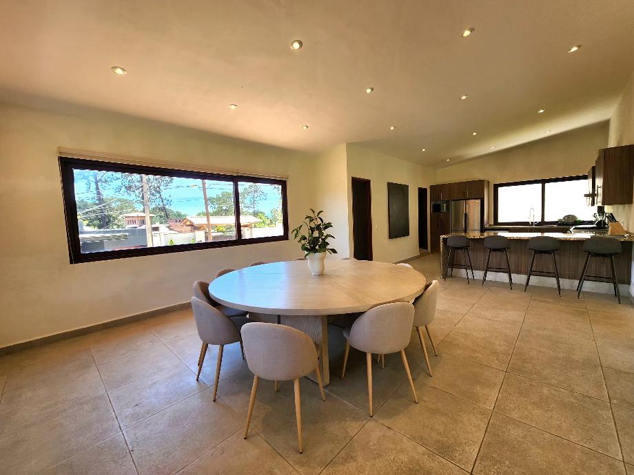 Valle de Bravo, Estado de México, 51200, Mexico, 4 Bedrooms Bedrooms, ,5 BathroomsBathrooms,Residential,For Sale,1917962