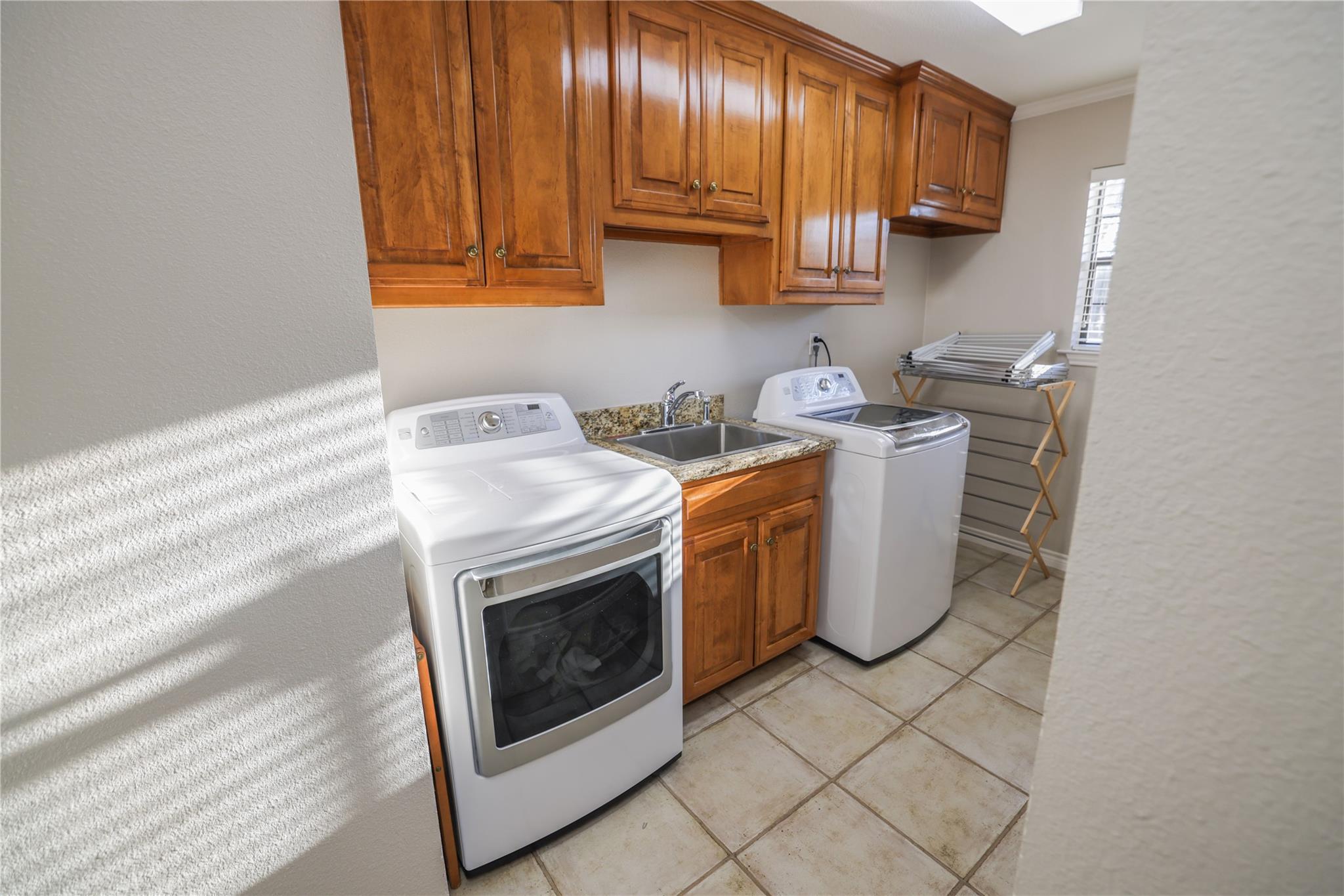 Terrell, Texas, 75161, United States, 3 Bedrooms Bedrooms, ,3 BathroomsBathrooms,Residential,For Sale,1977781