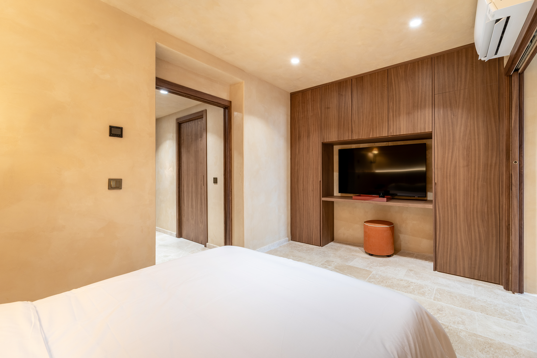 Artisan Masterpiece in an Exclusive Golden Mile Community - 物件實景