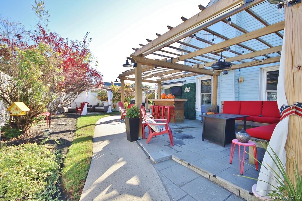 Garnerville, New York, 10923, United States, 3 Bedrooms Bedrooms, ,2 BathroomsBathrooms,Residential,For Sale,1974386