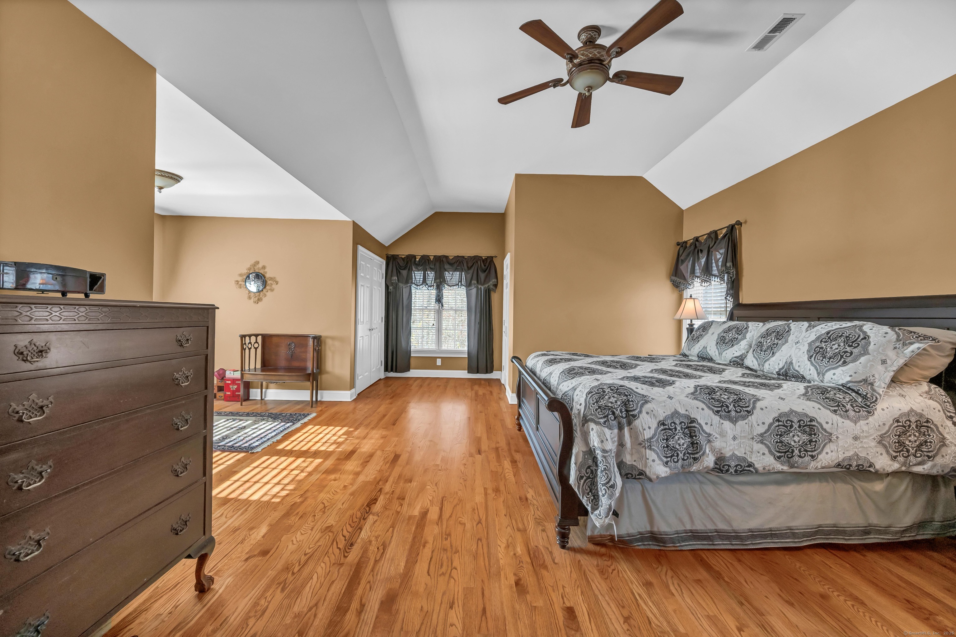 New Milford, Connecticut, 06776, United States, 4 Bedrooms Bedrooms, ,4 BathroomsBathrooms,Residential,For Sale,1987689