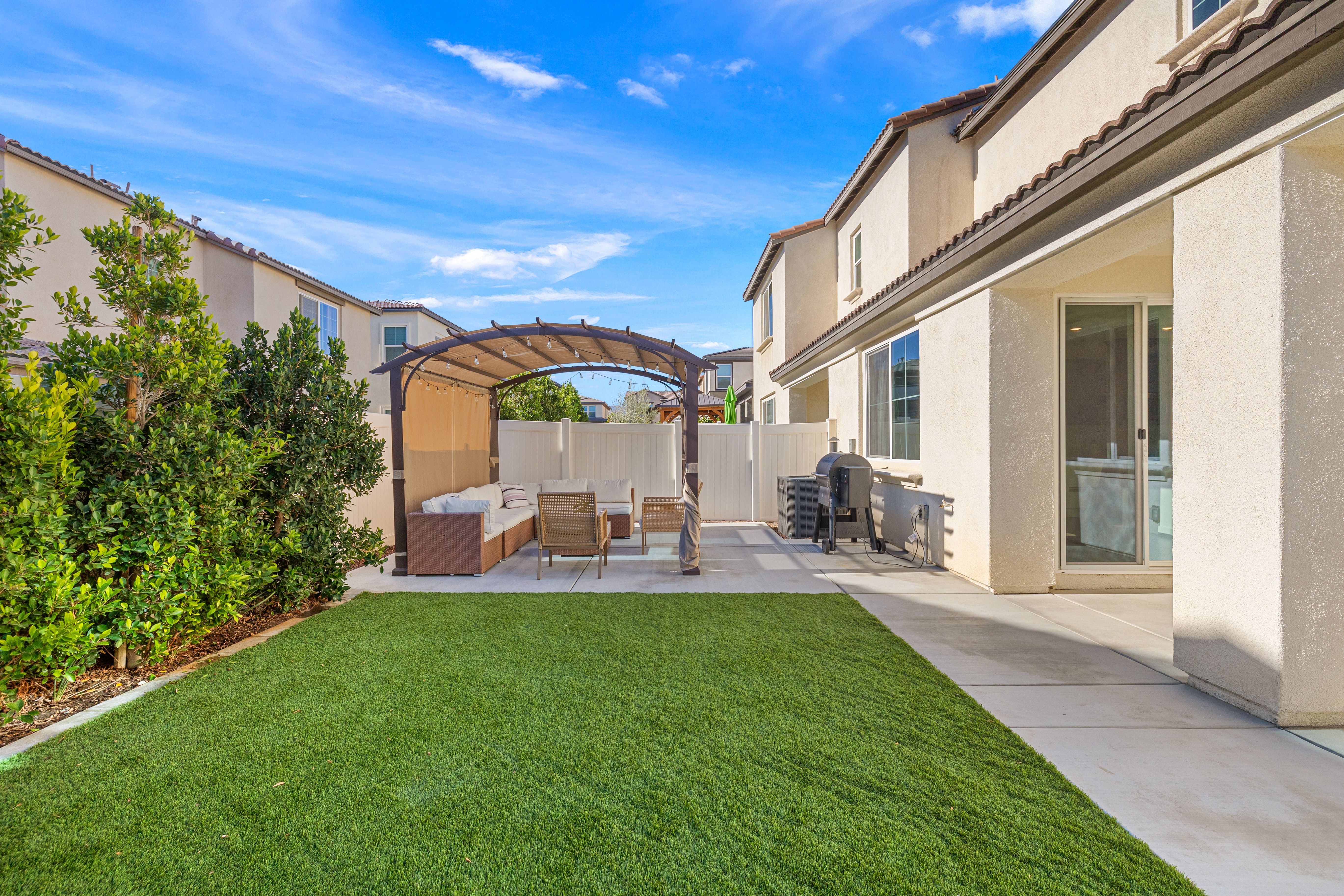  Desert Dream Home with Owned Solar & low HOA - 物件實景