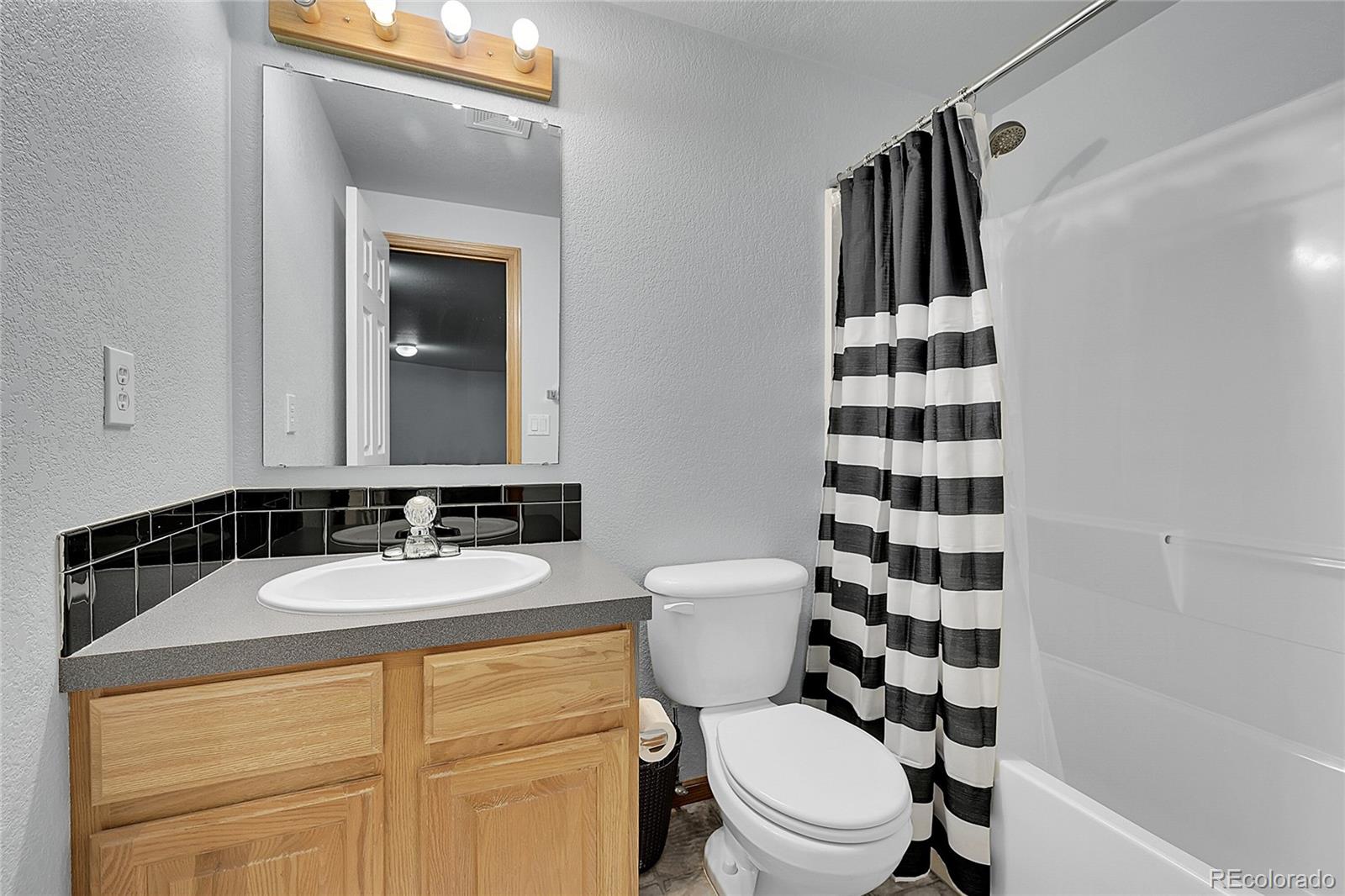 Milliken, Colorado, 80543, United States, 4 Bedrooms Bedrooms, ,3 BathroomsBathrooms,Residential,For Sale,1902574