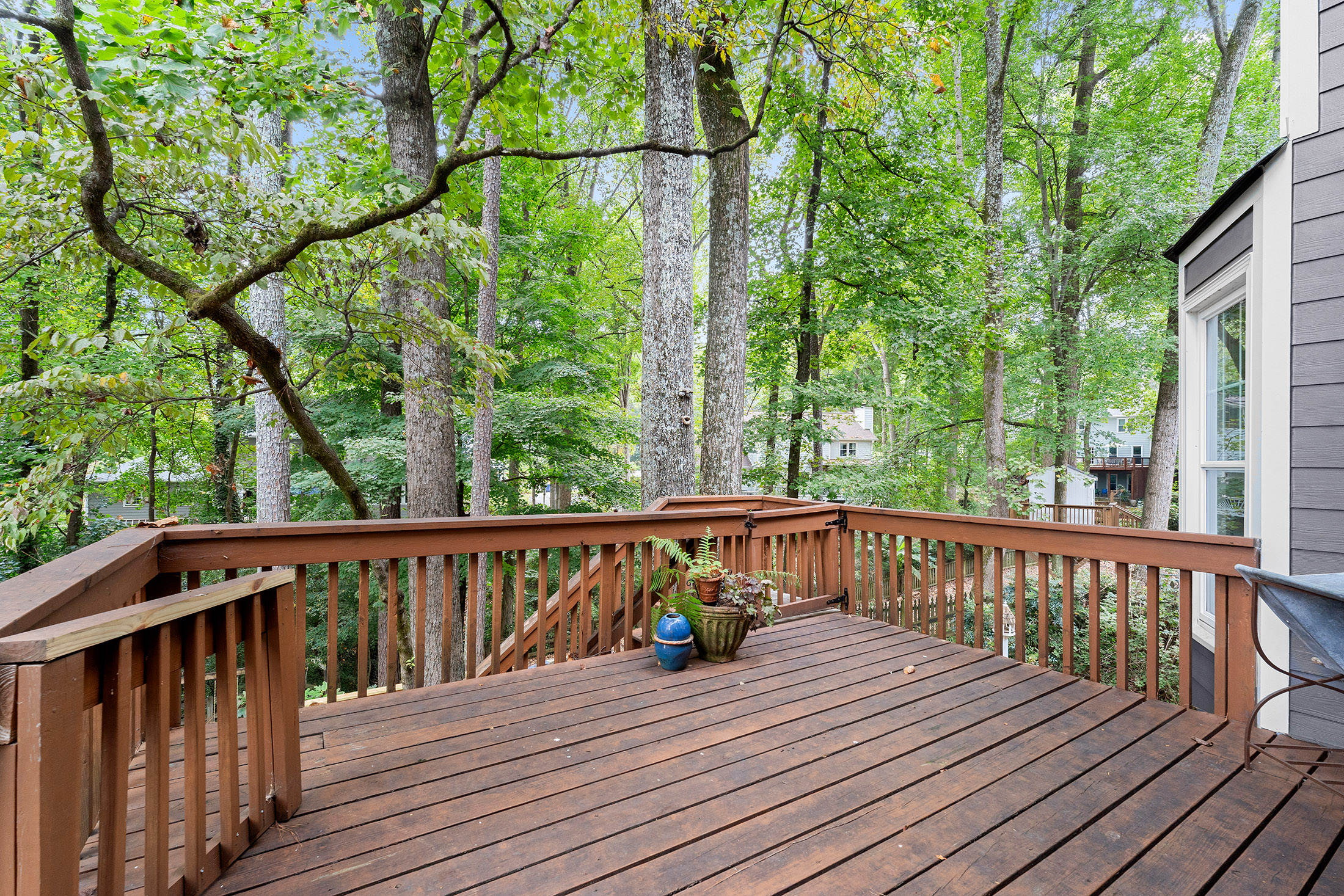  Beautifully Transformed Home in Lassiter School District - 物件實景