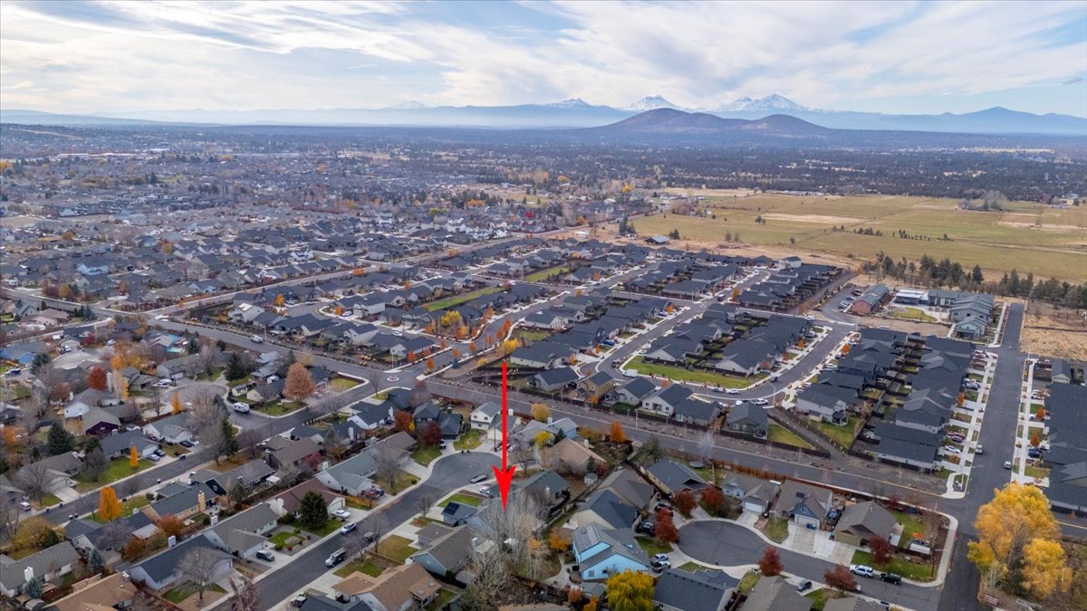 Redmond, Oregon, 97756, United States, 3 Bedrooms Bedrooms, ,2 BathroomsBathrooms,Residential,For Sale,1991530
