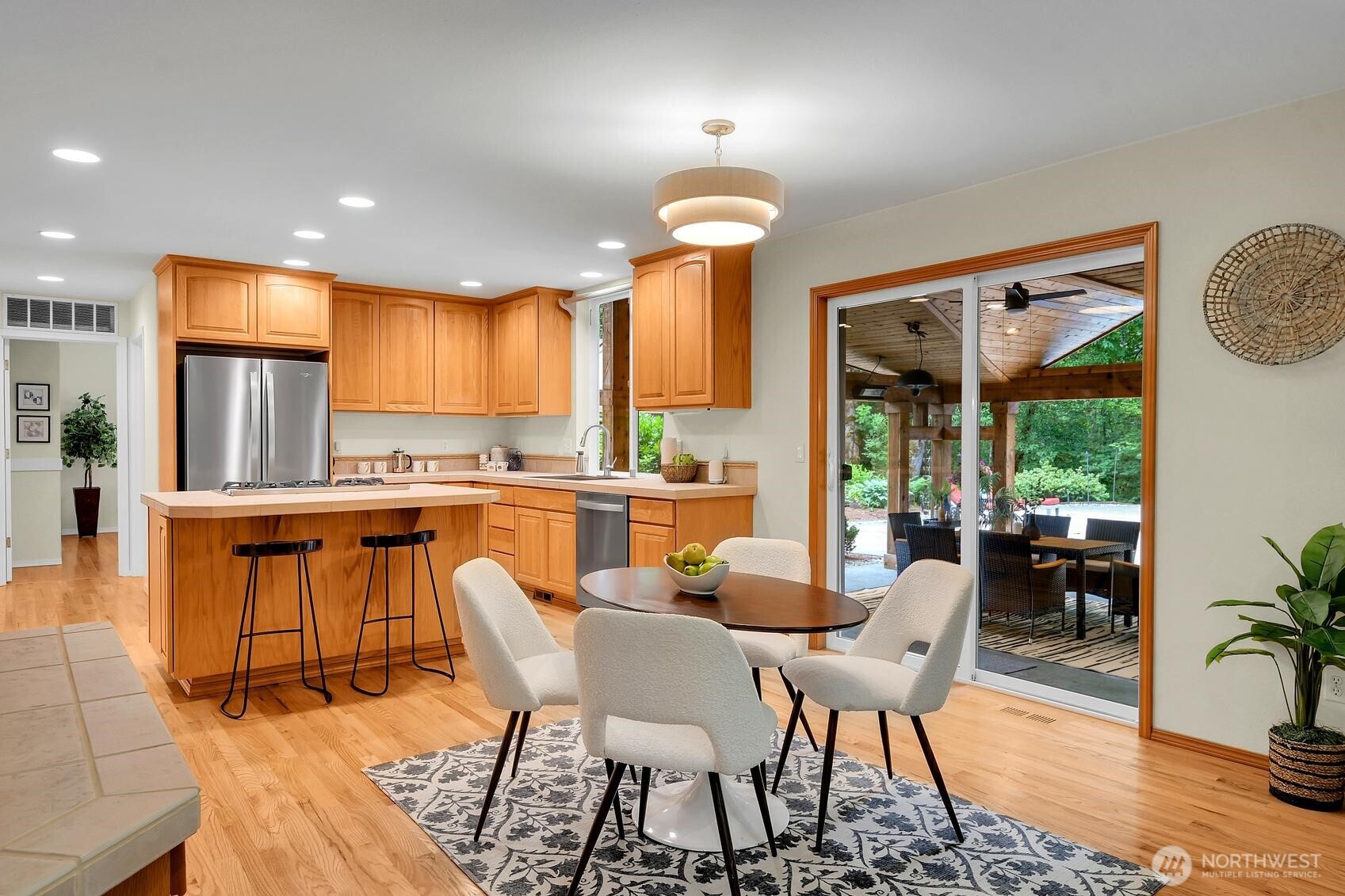 Carnation, Washington, 98014, United States, 4 Bedrooms Bedrooms, ,3 BathroomsBathrooms,Residential,For Sale,1875013