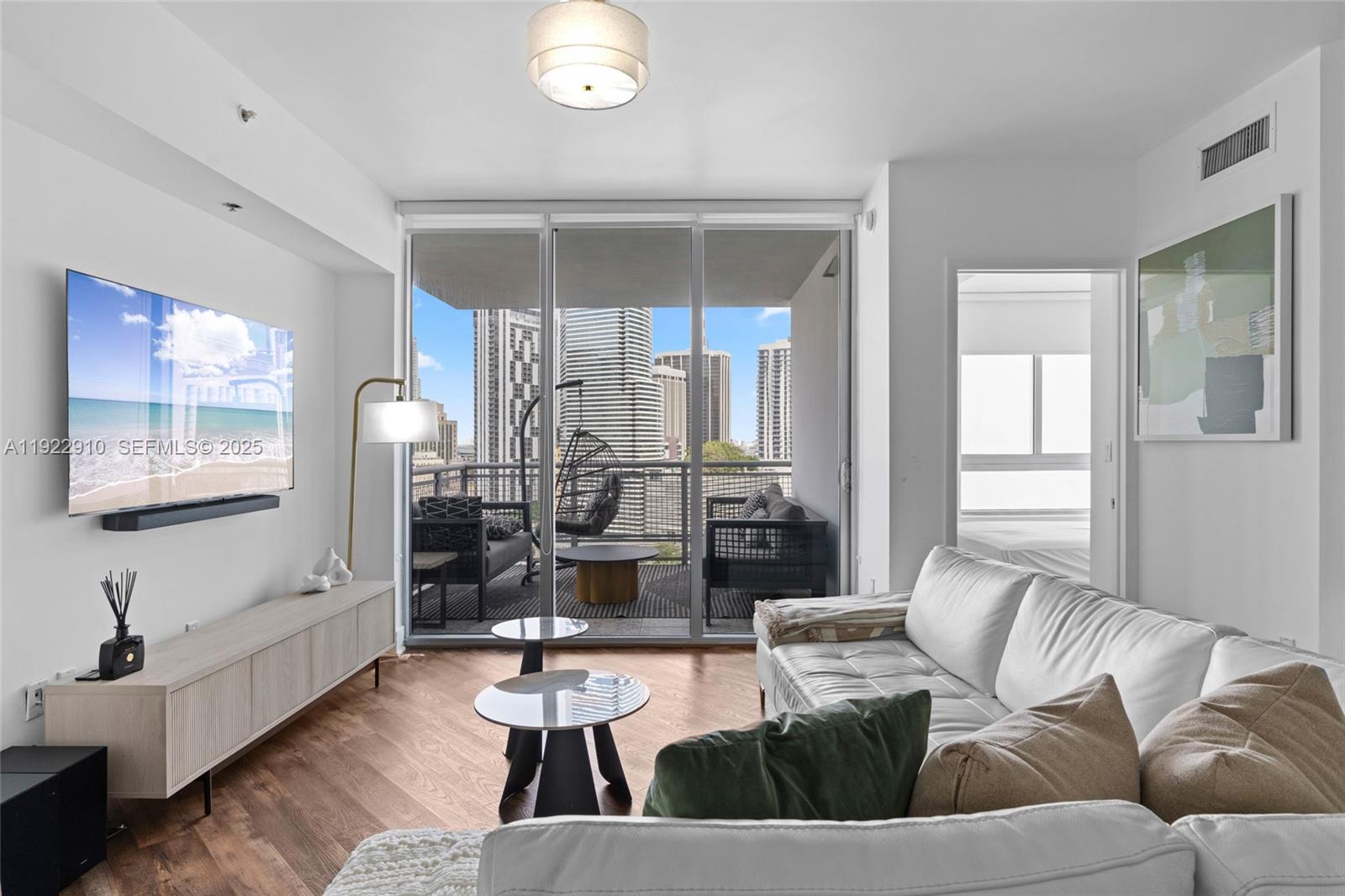 Miami, Florida, 33130, United States, 2 Bedrooms Bedrooms, ,2 BathroomsBathrooms,Residential,For Sale,2000565