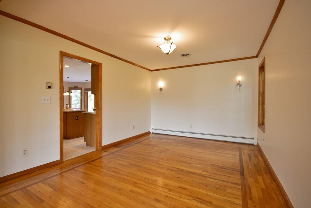 Florida, New York, 10921, United States, 4 Bedrooms Bedrooms, ,3 BathroomsBathrooms,Residential,For Sale,1944885