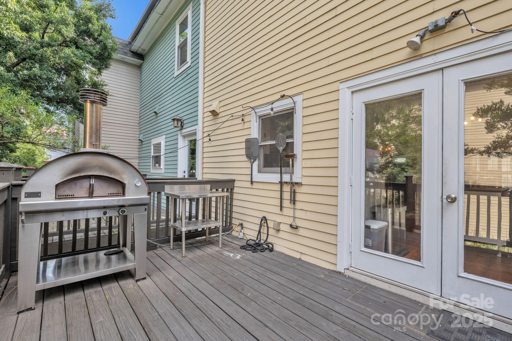 Charlotte, North Carolina, 28202, United States, 3 Bedrooms Bedrooms, ,3 BathroomsBathrooms,Residential,For Sale,1939897