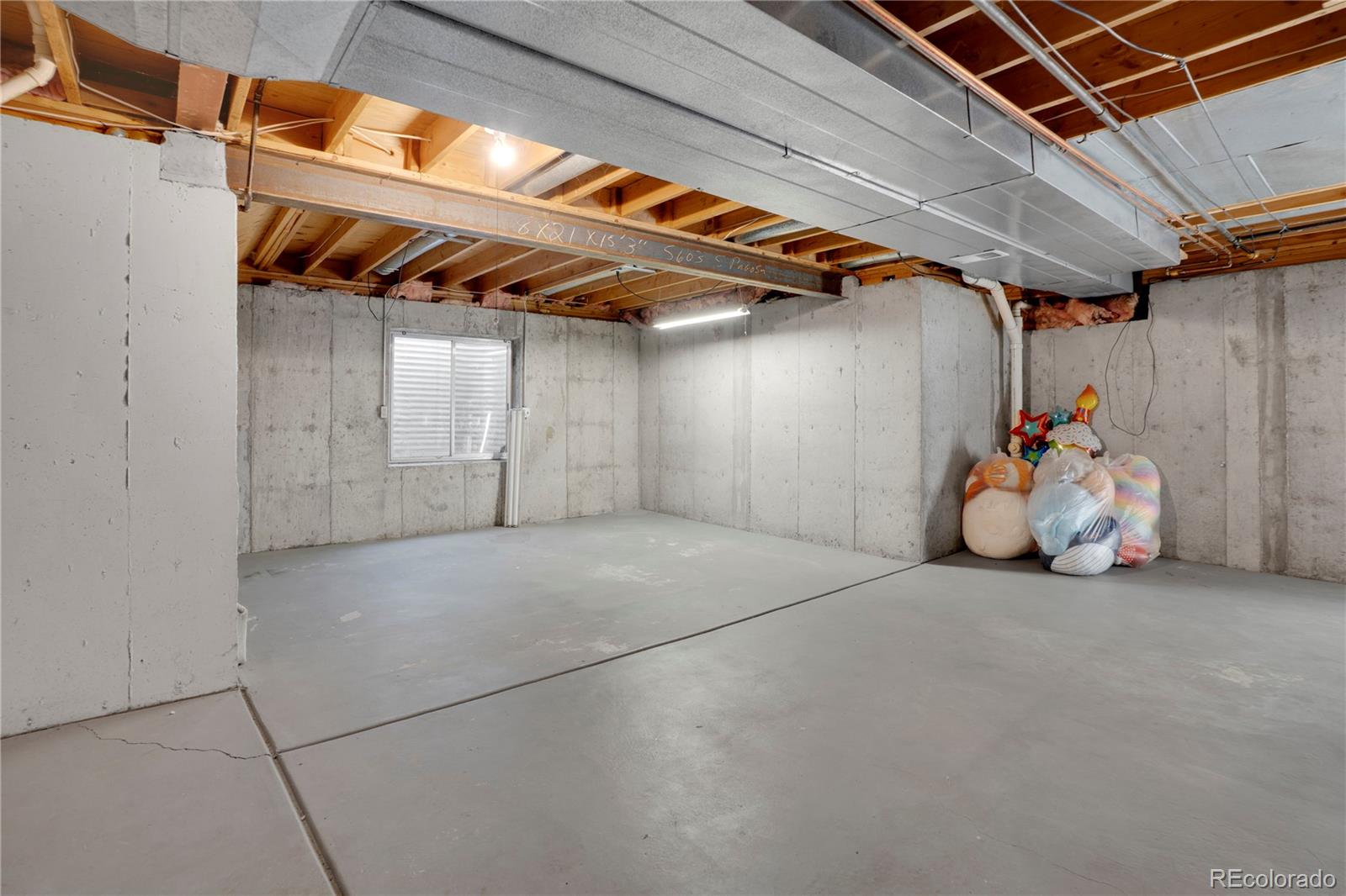 Centennial, Colorado, 80015, United States, 4 Bedrooms Bedrooms, ,3 BathroomsBathrooms,Residential,For Sale,1793969