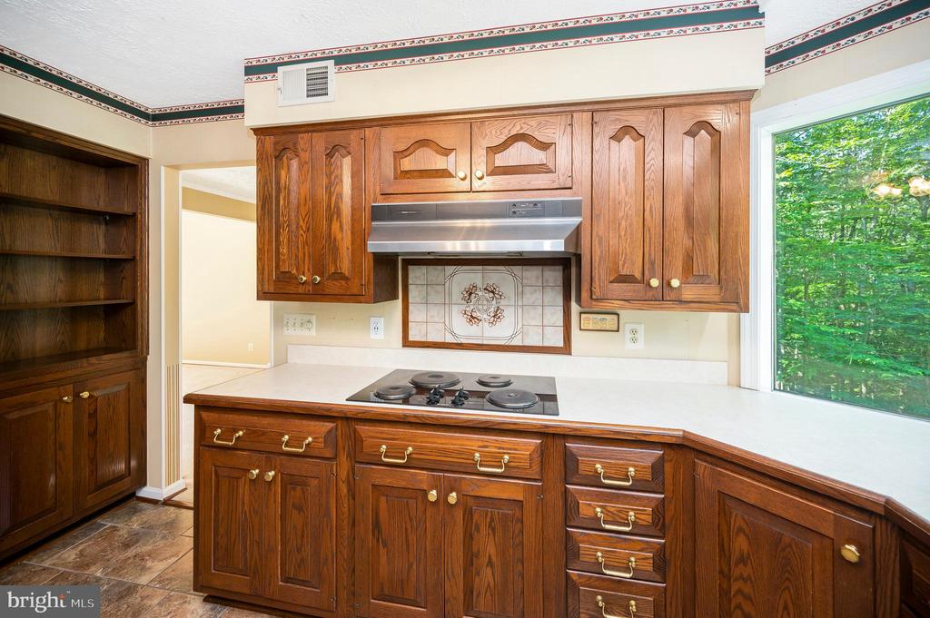 Woodbridge, Virginia, 22192, United States, 3 Bedrooms Bedrooms, ,3 BathroomsBathrooms,Residential,For Sale,1921378
