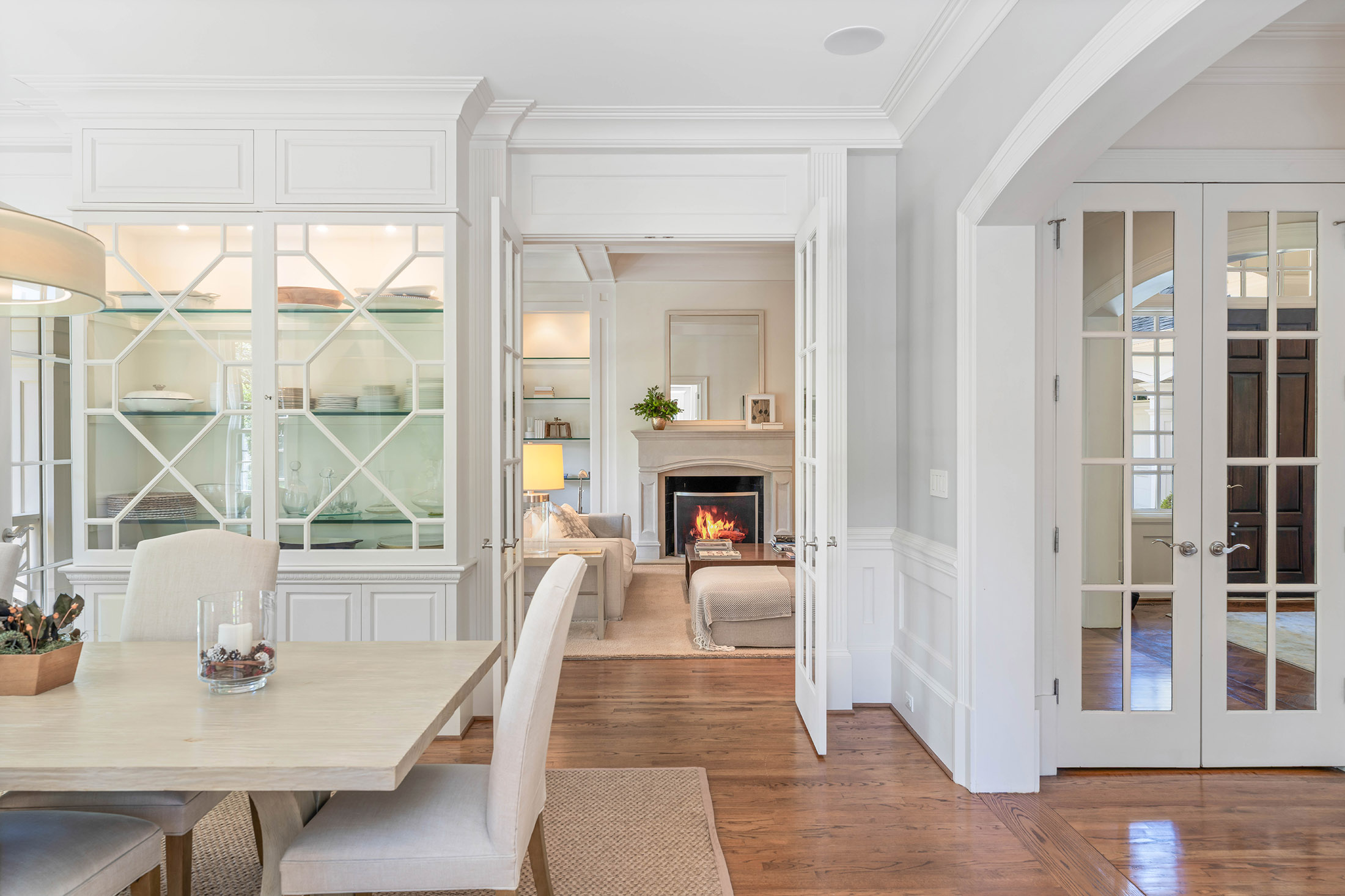  Stunning Estate with Pool Set on 1.3+/- Private Acres - 物件實景