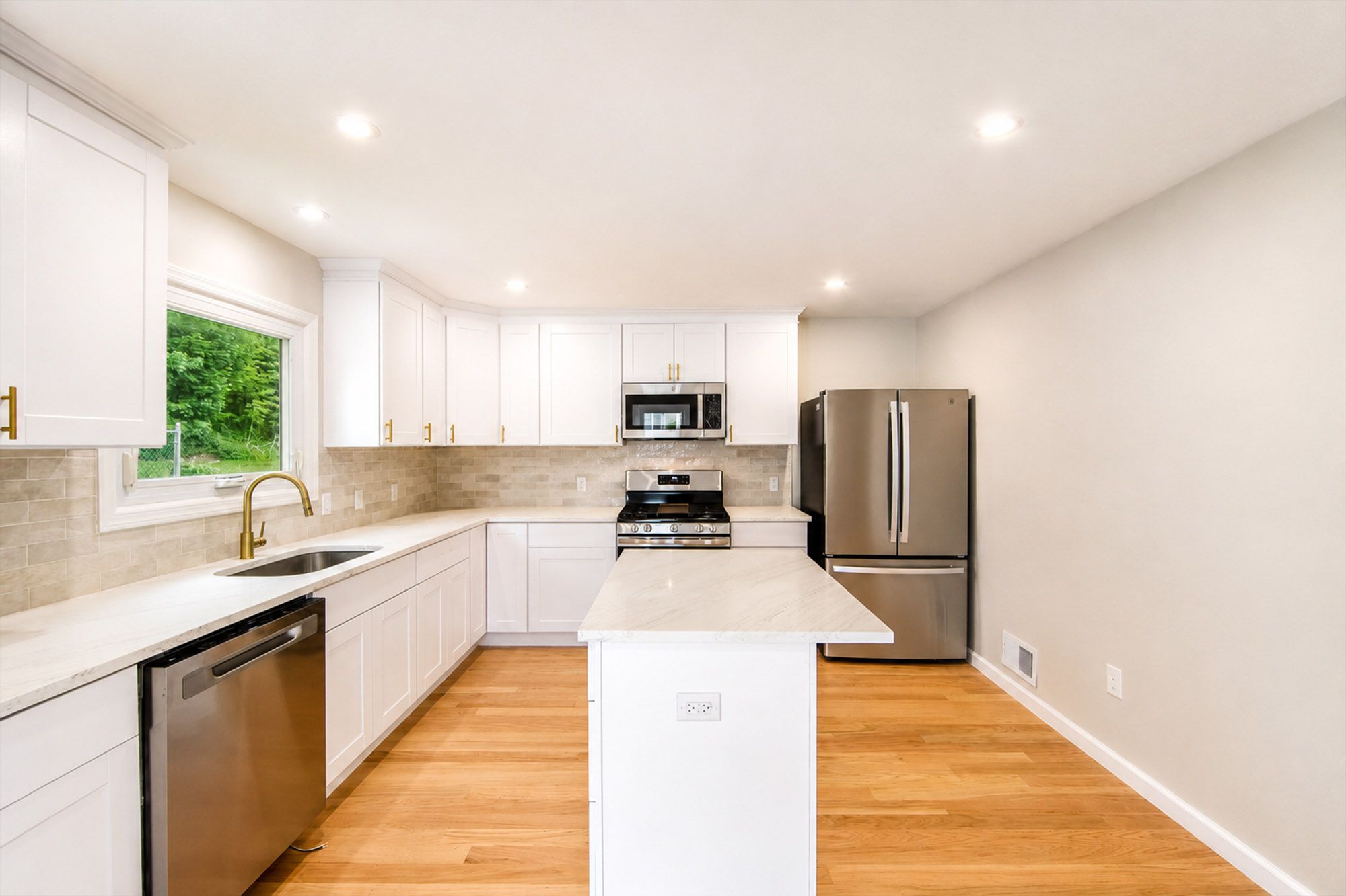  195 Van Winkle Street, East Rutherford, NJ, 07073 - 物件實景